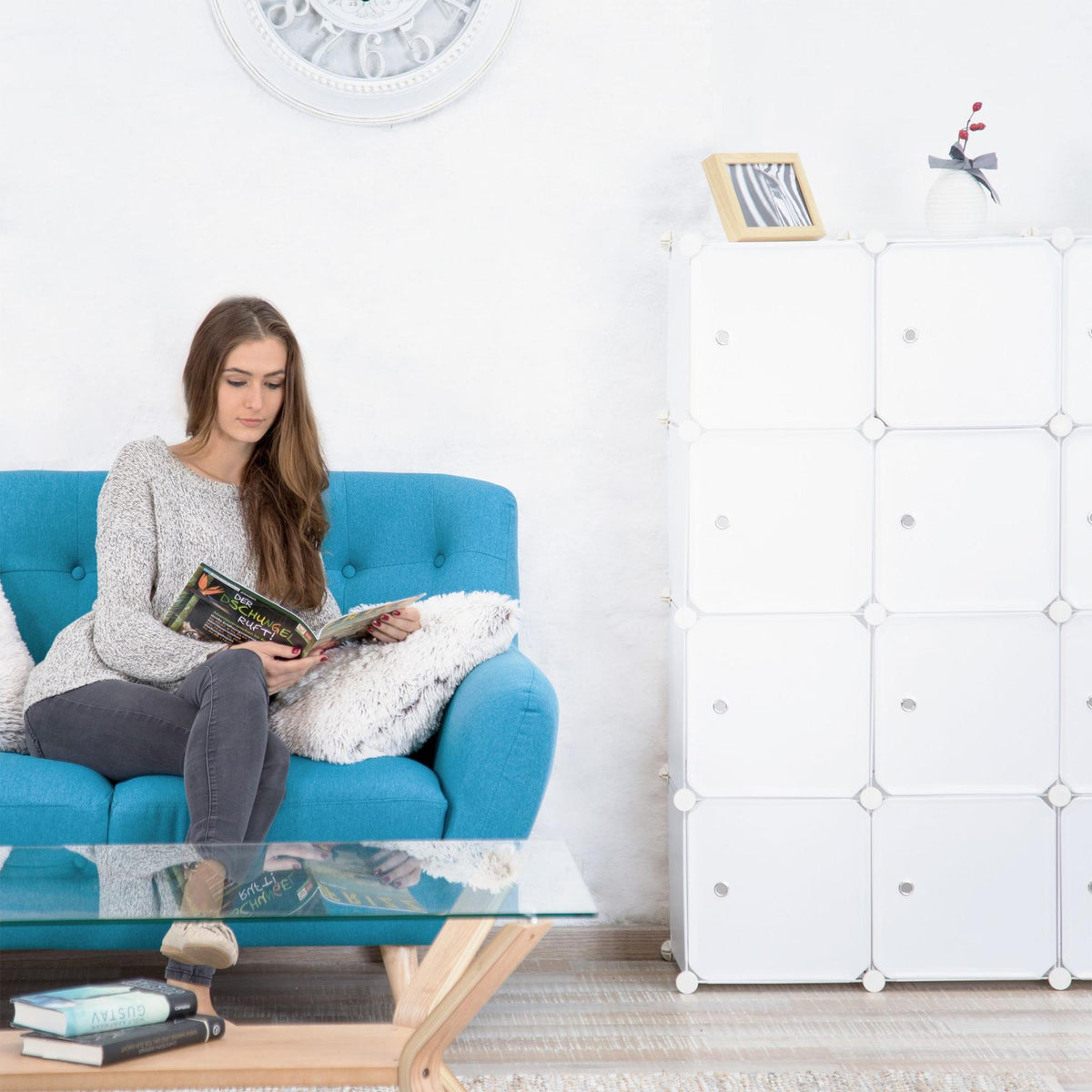 Screwless plastic shelf with 16 compartments