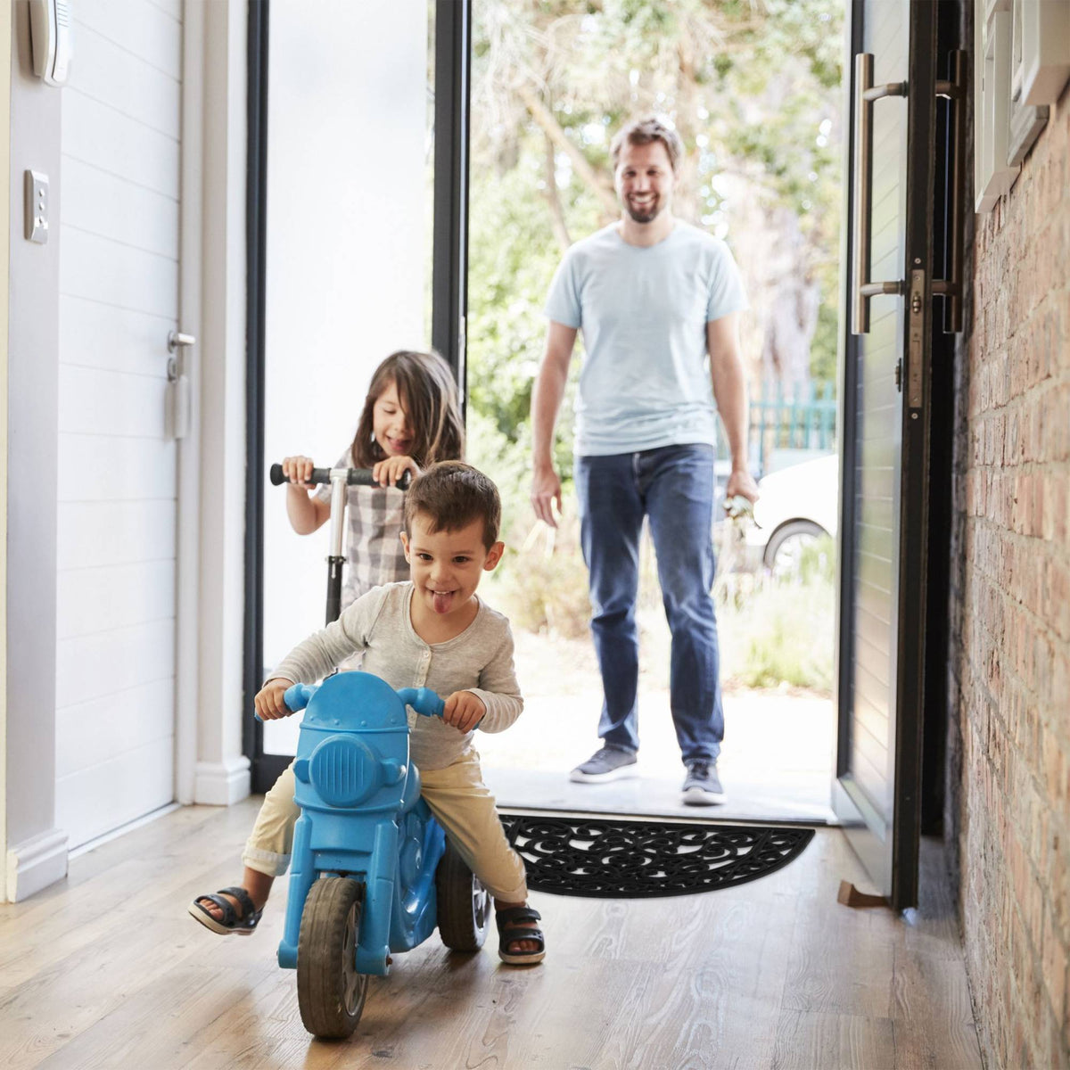 Semi-round rubber doormat