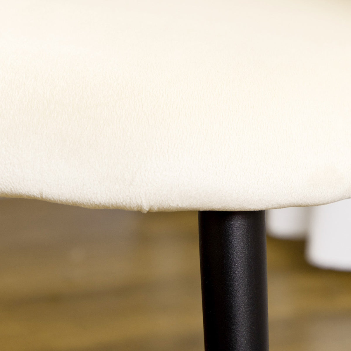 Set Of 2 Dining Room Chairs Comfortable Kitchen Chair, Upholstered Chair With Backrest, Dining Chair, Velvet Look, Steel Legs, Cream