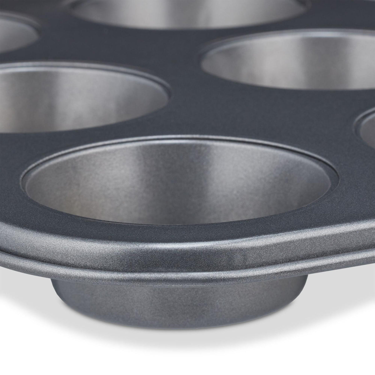 Set of 12 muffin tins in a set of 2