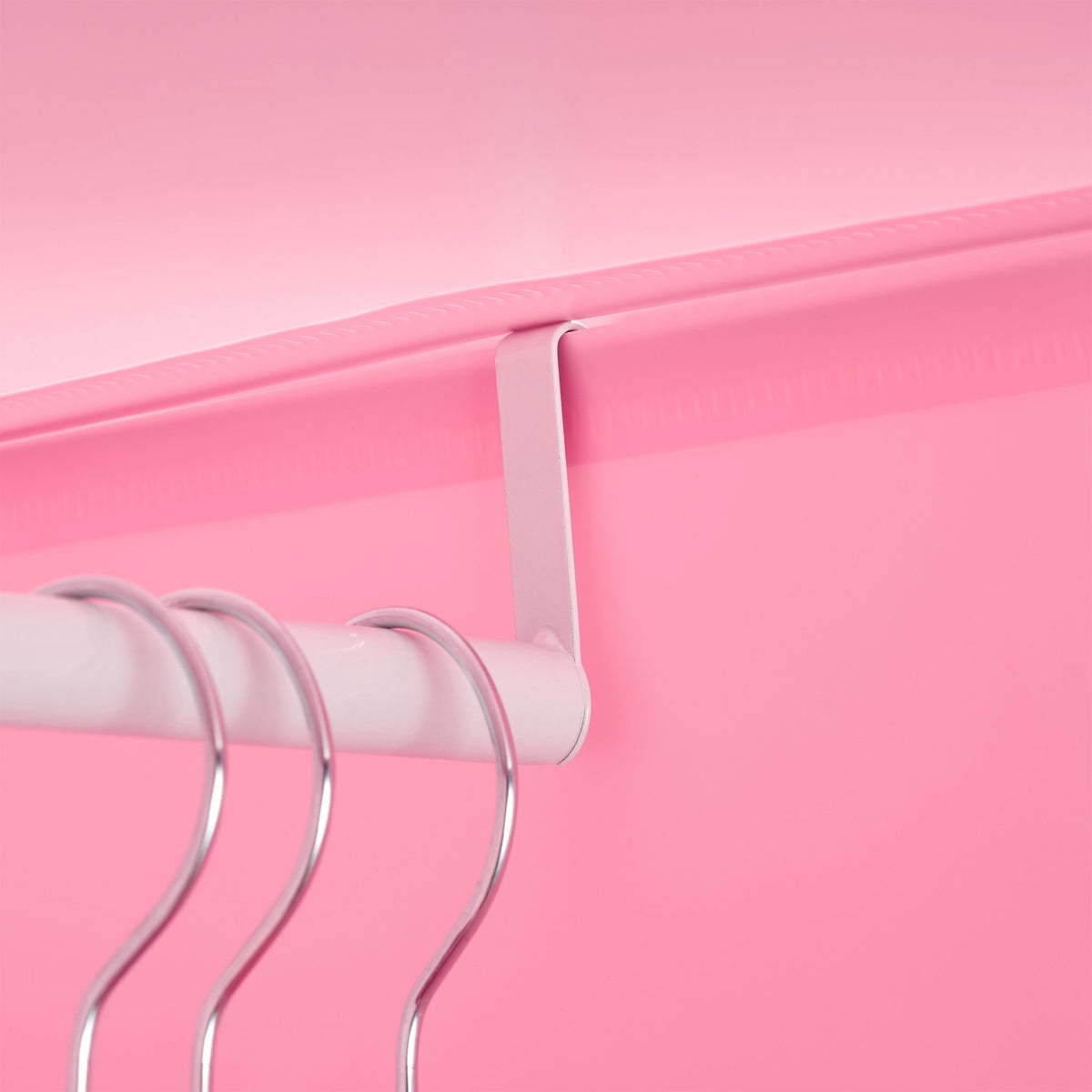 Shelf for children's room with motif
