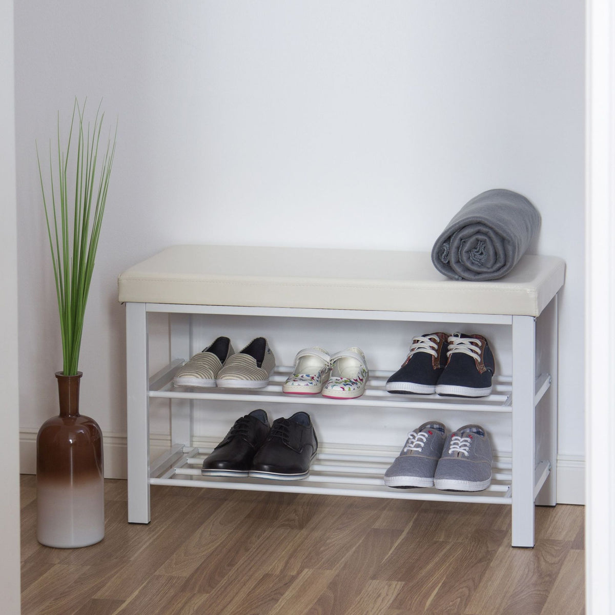Shoe bench with padded seat