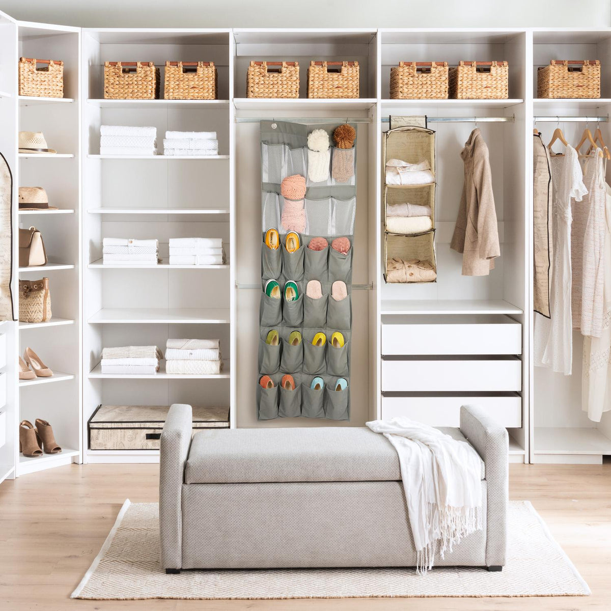 Shoe storage 24 compartments to hang up