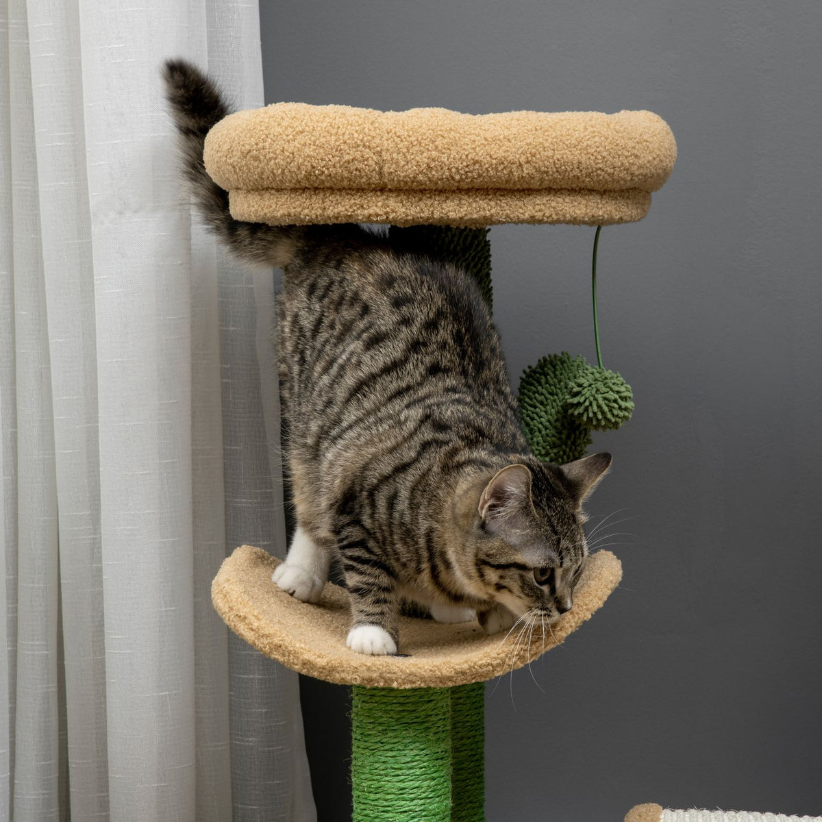 Small scratching post, cat scratching post, scratching post for cats under 4 kg with cat scratching board, scratching post, cat stimulus ball 40 x 35 x 72 cm brown