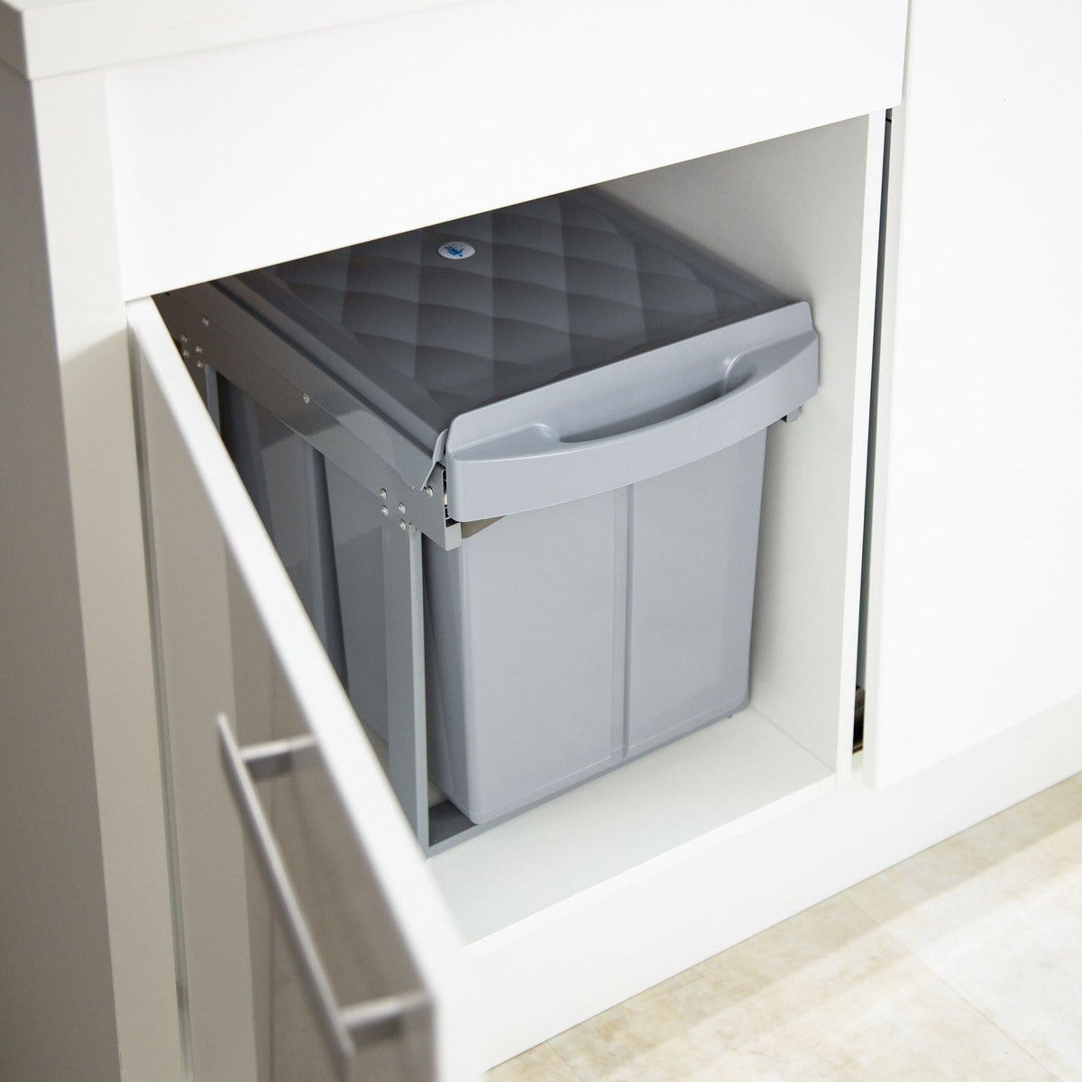 Source sorting with 2 waste bins