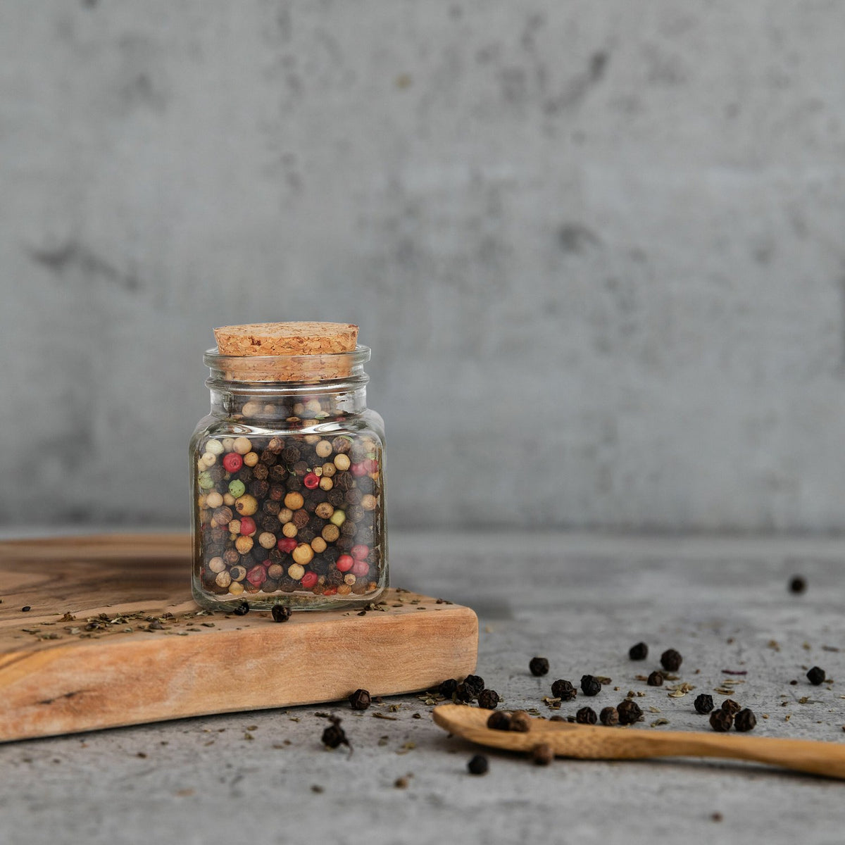 Spice jars in sets of 14 with cork lids