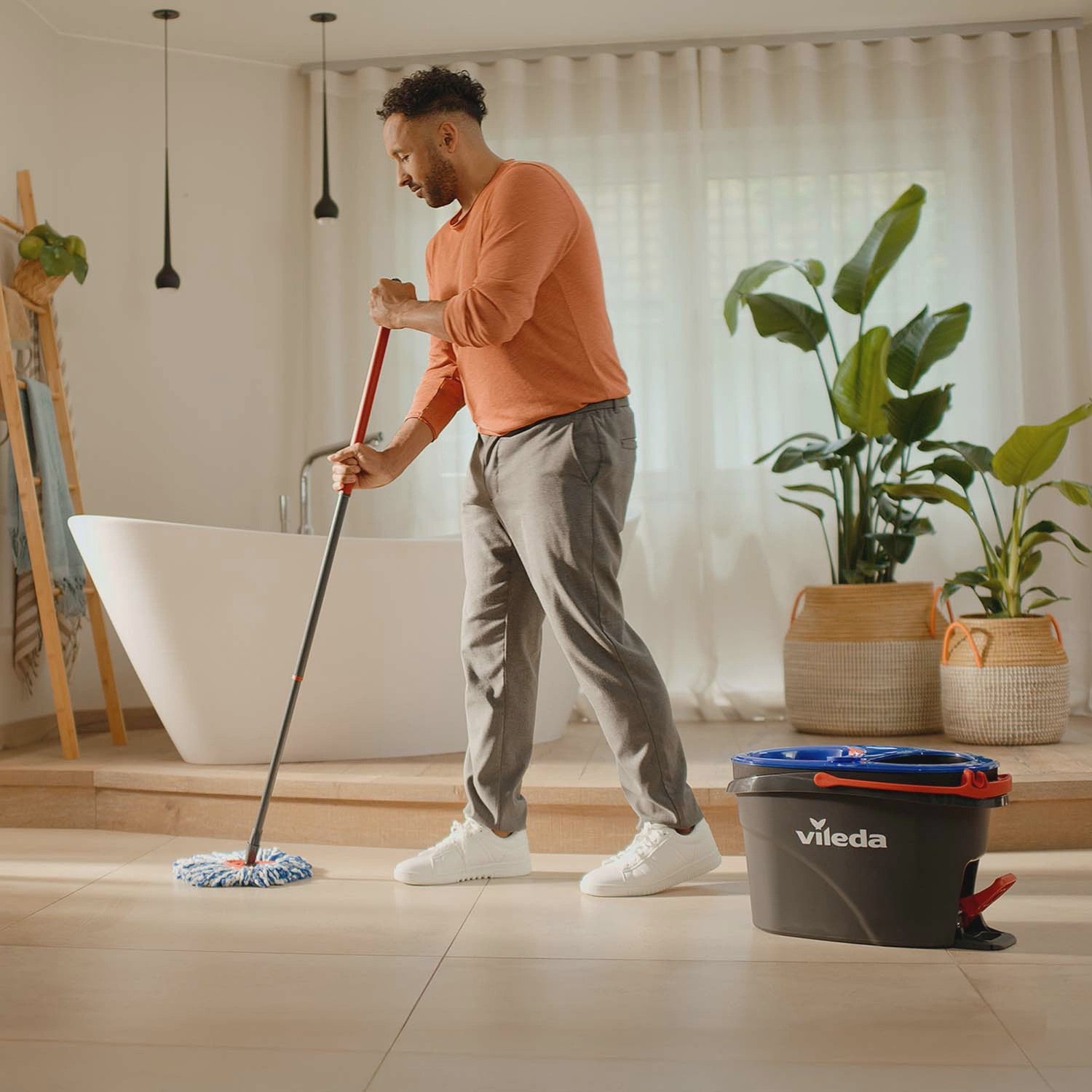 Spin Mop System with Dual Chamber Bucket