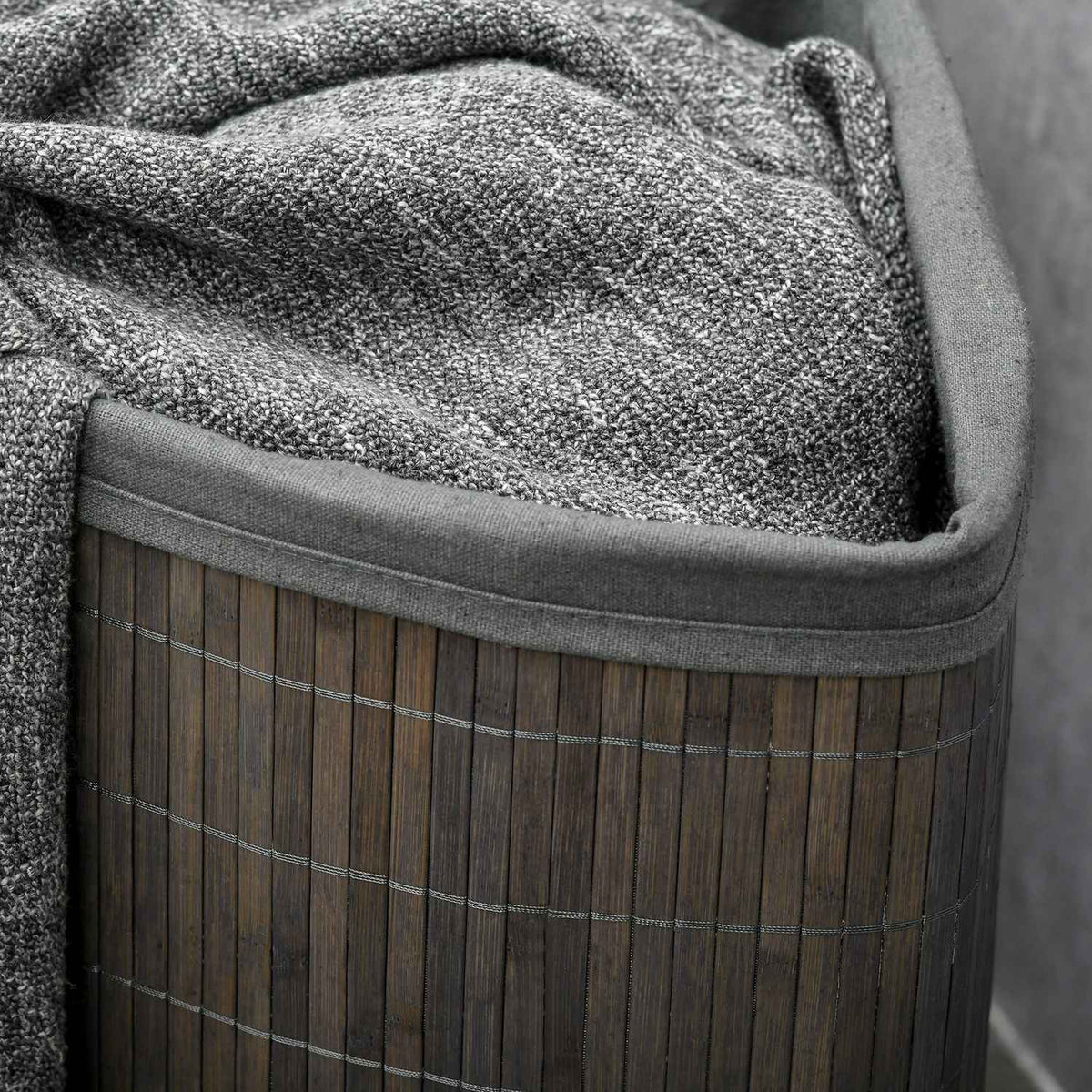 Square bamboo laundry basket 55L with lid and removable bag 38 x 38 x 57 cm Gray