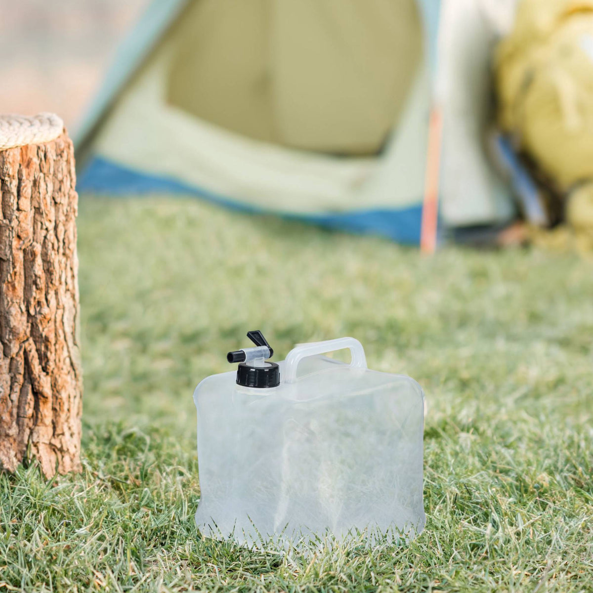 Square collapsible capsules in a set of 4