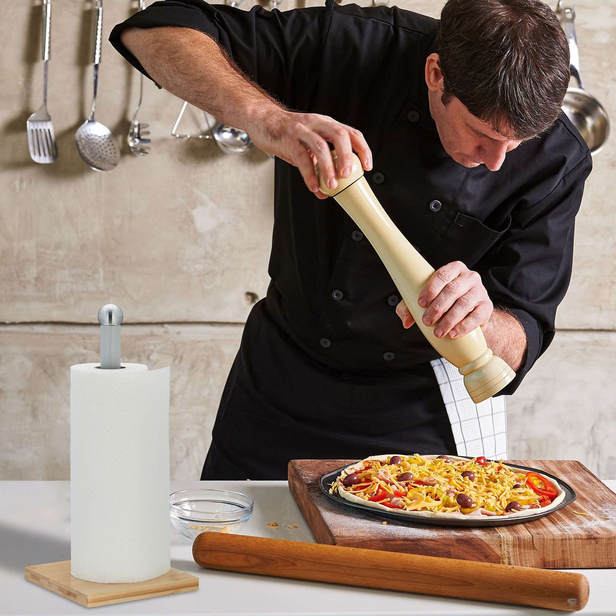 Square holder for paper towels