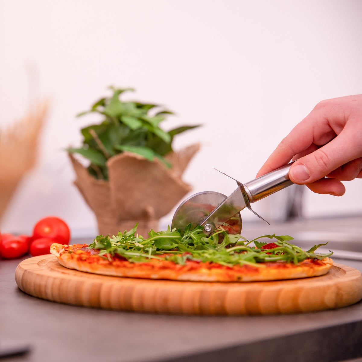 Stainless steel pizza cutter
