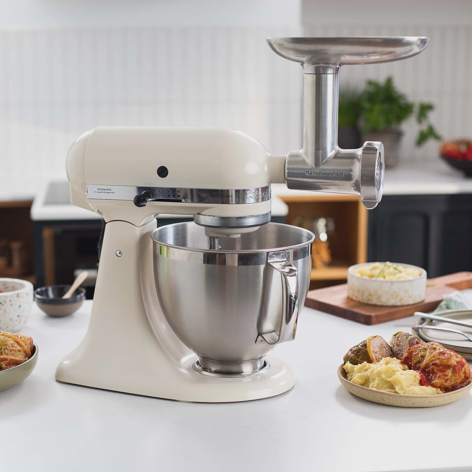 Stand Mixer 4.3L Porcelain White, Stainless Steel Bowl