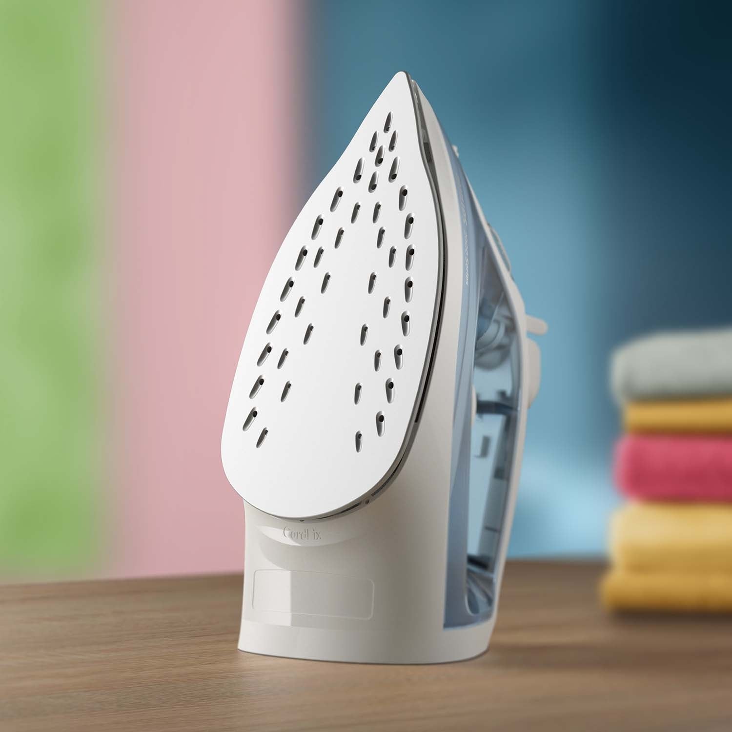 Steam Iron, Non-Stick Soleplate, 25g/min Steam Output