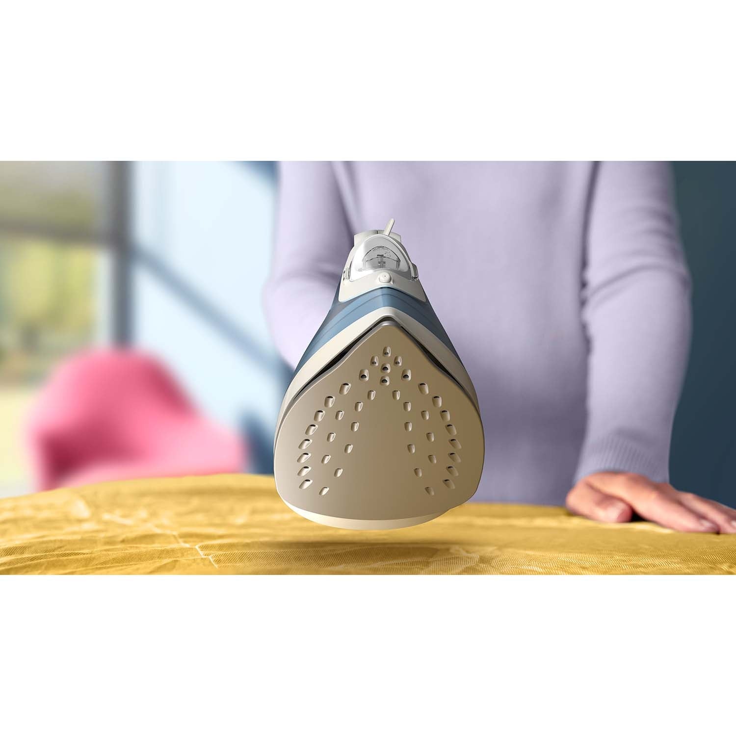 Steam Iron, Non-Stick Soleplate, 25g/min Steam Output