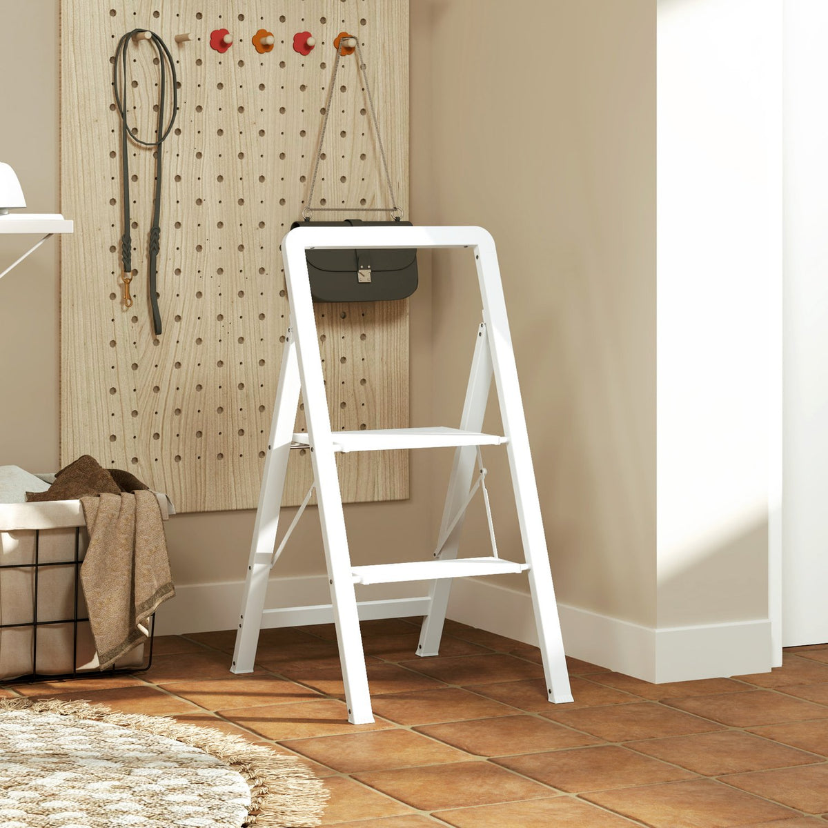Step ladder with 3 steps, anti-slip folding step with handle, loads up to 150 kg, lightweight aluminum ladder, 41.5 x 49.7 x 82.6 cm, white