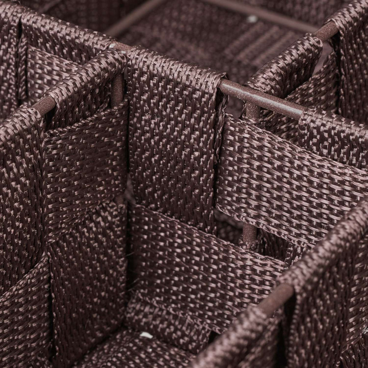 Storage basket with 5 compartments