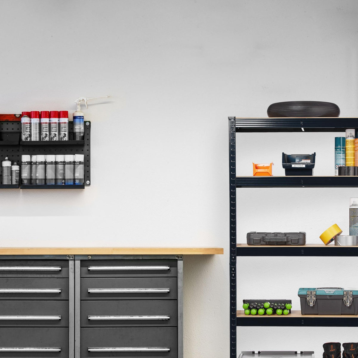 Storage shelf with 5 shelves