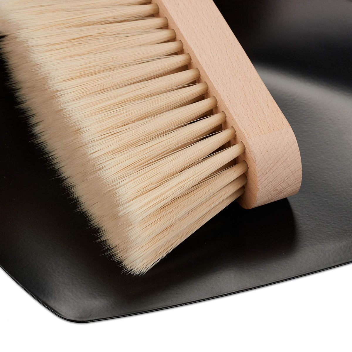 Sweeping set wood &amp; metal