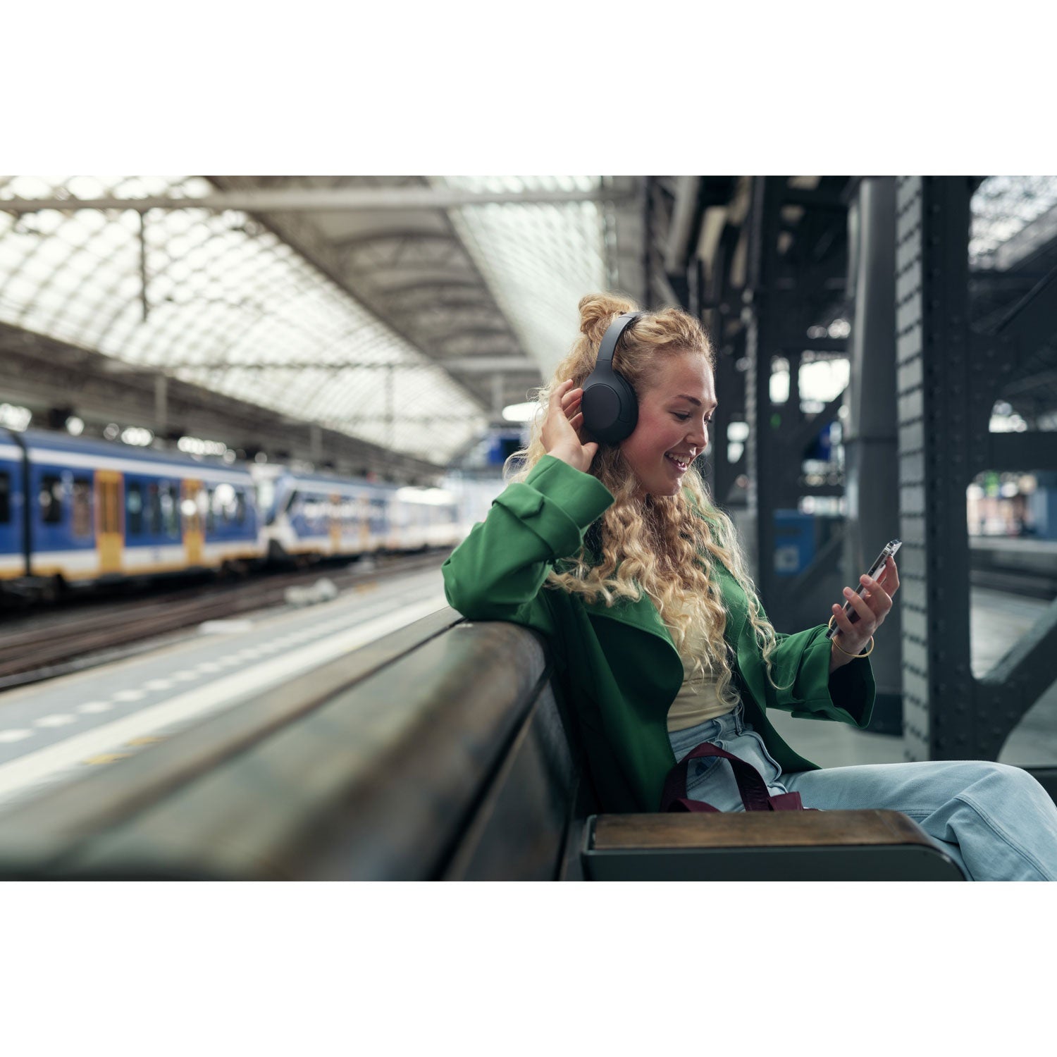 TAH8506BK Wireless Headphones, Noise Canceling Pro, Elegant Style. Up to 60 hours of playing time. Black.