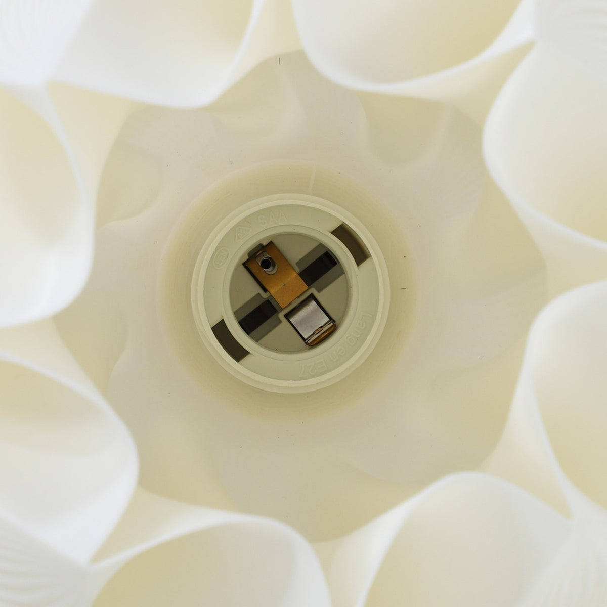 Table Lamp, LED Table Lamp with 3D Printing Flower-like Lampshade, Bedside Lamp for Living Room, Playroom, White