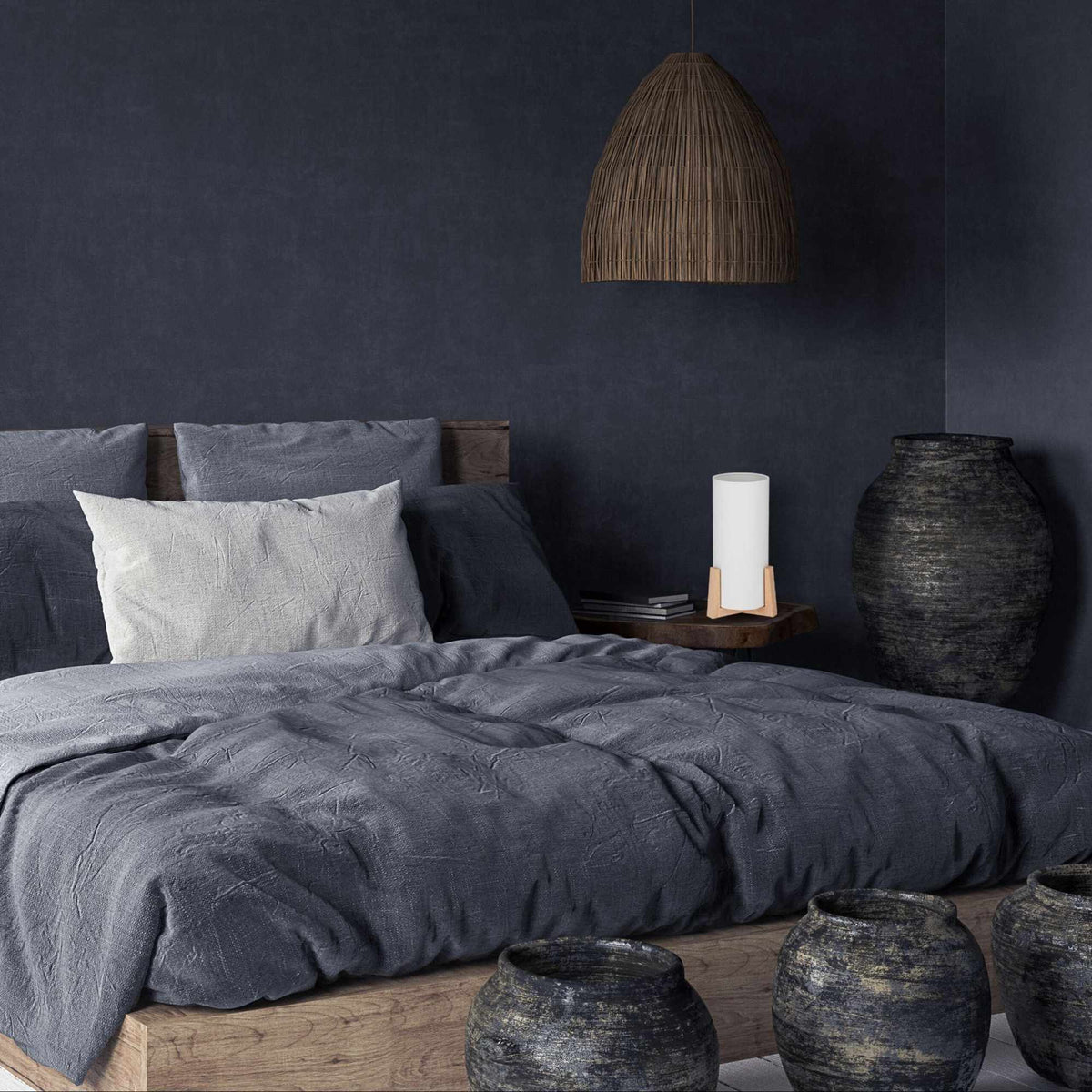 Table lamp with wooden base