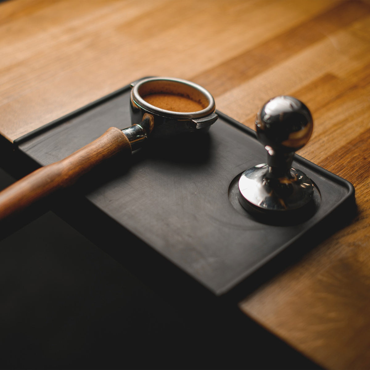 Tamper food with edge protection