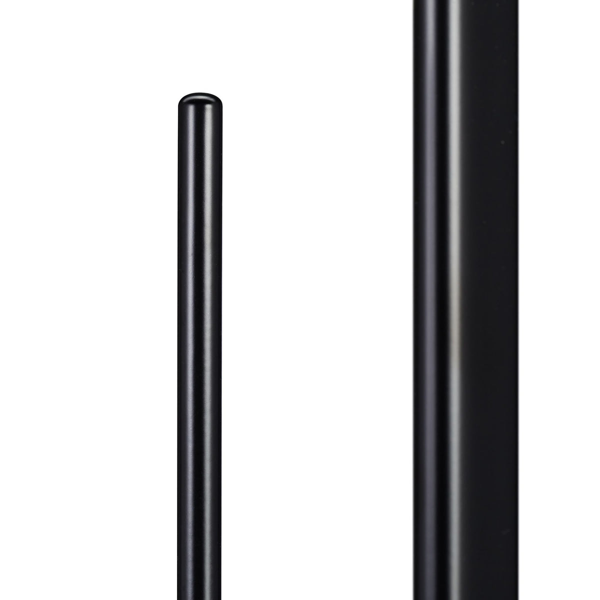 Toilet seat in black