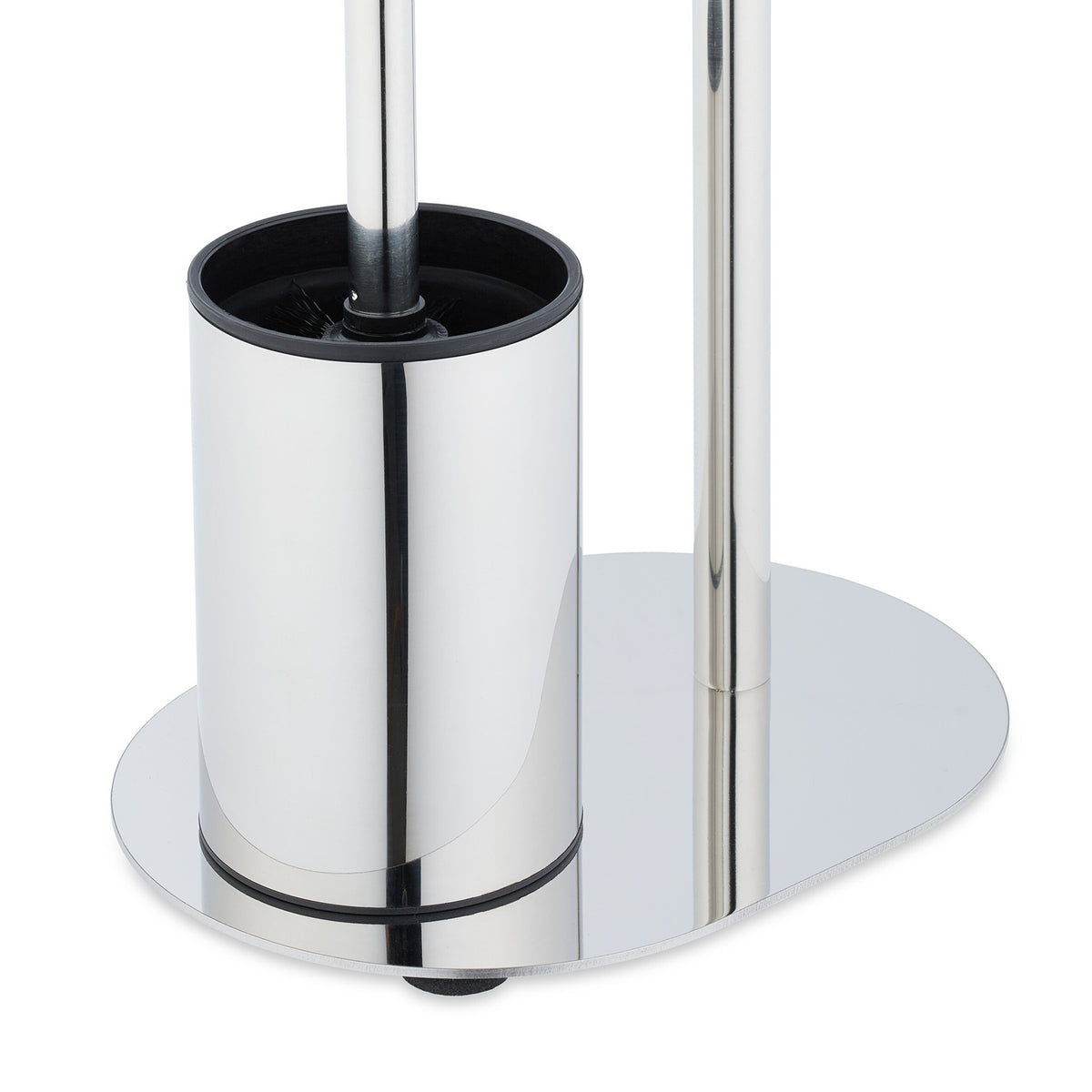 Toilet set in metal