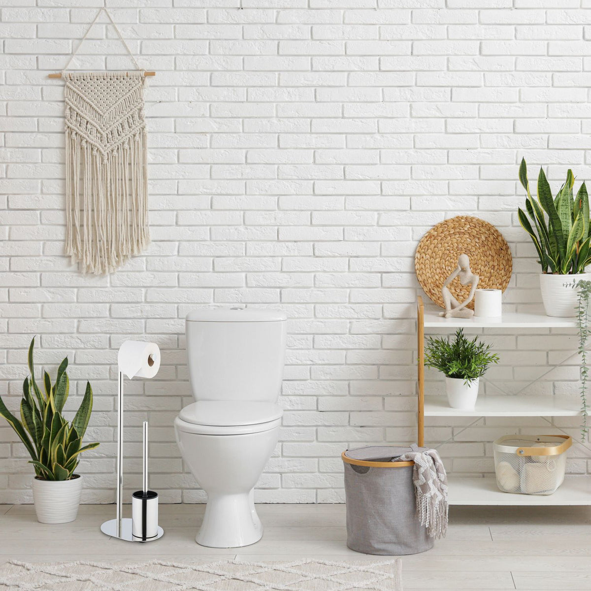 Toilet set in metal