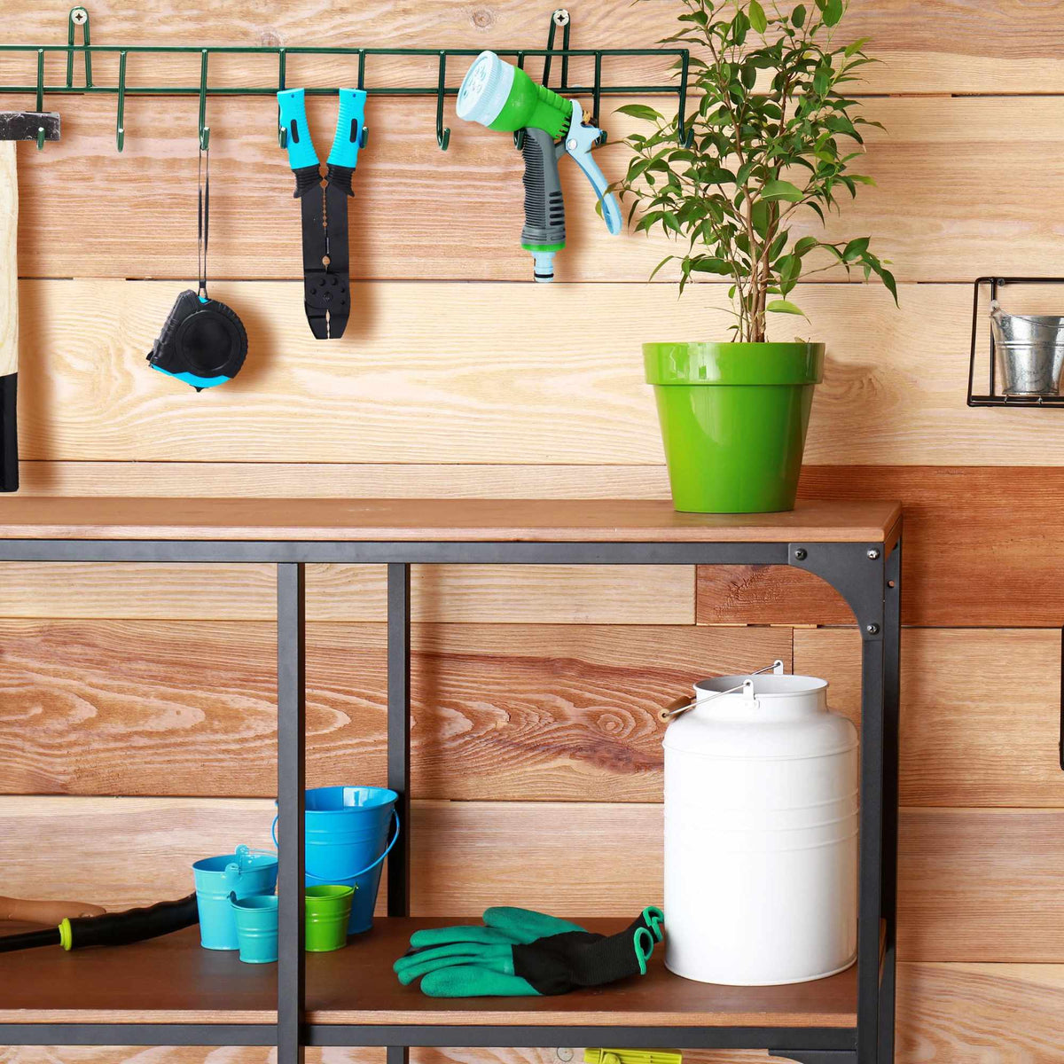 Tool holder for garden tools