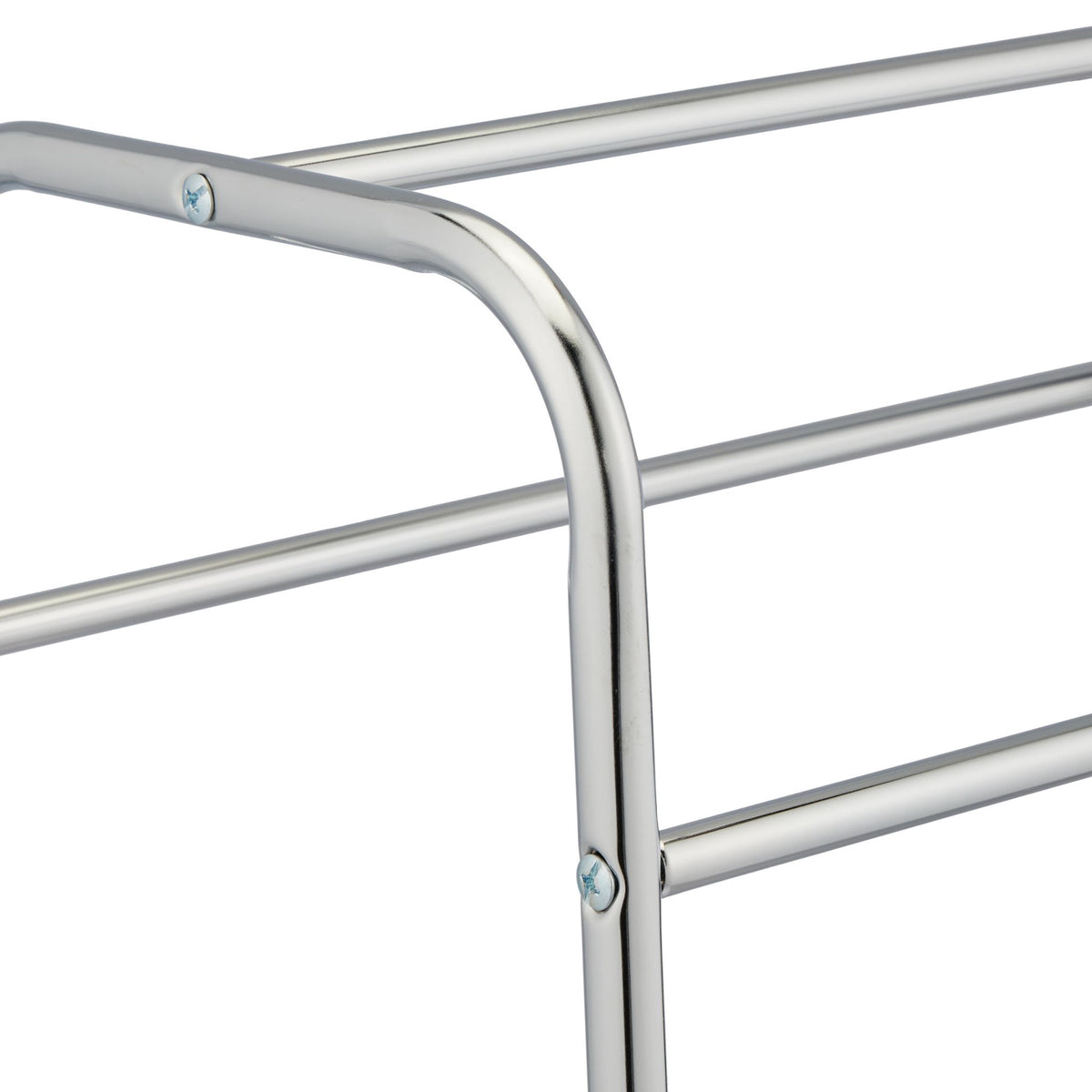 Towel rack with shelf
