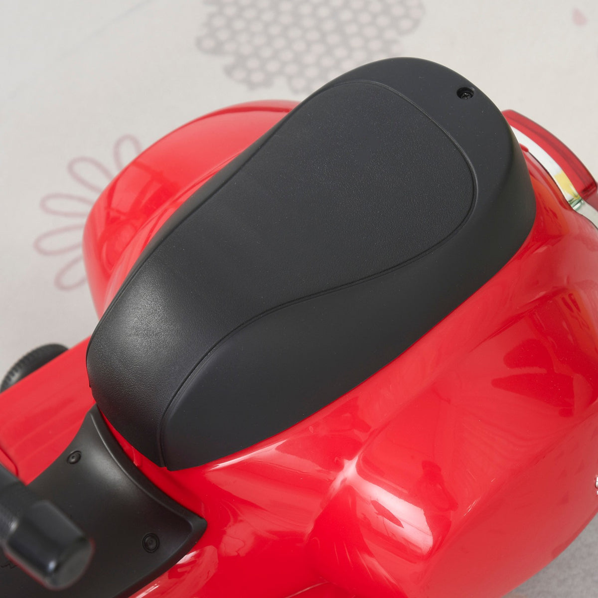 Vespa Electric Motorcycle Children'S Motorcycle Electric Vehicle 18-36 Months 3 Km/H Led Light Sound Pp Plastic Metal Red 66.5 X 38 X 52 Cm