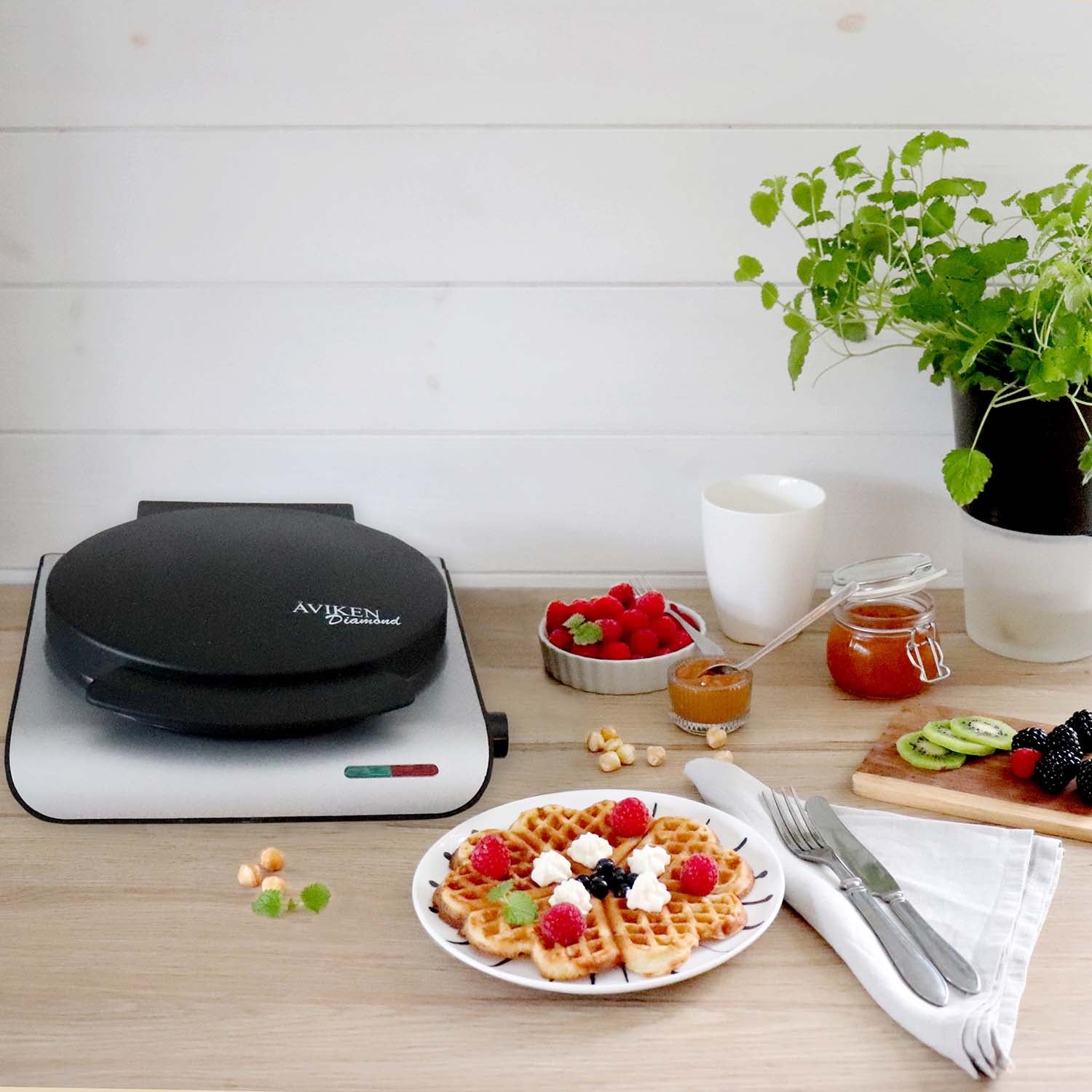 Waffle Maker, Ceramic Coating, Silver Finish