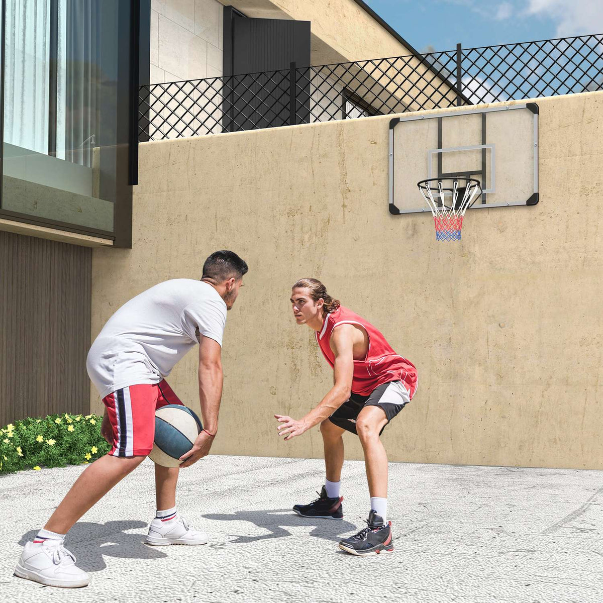 Wall-mounted basketball hoop with basketball board and net 113 x 61 x 73 cm made of steel for outdoor activities in white