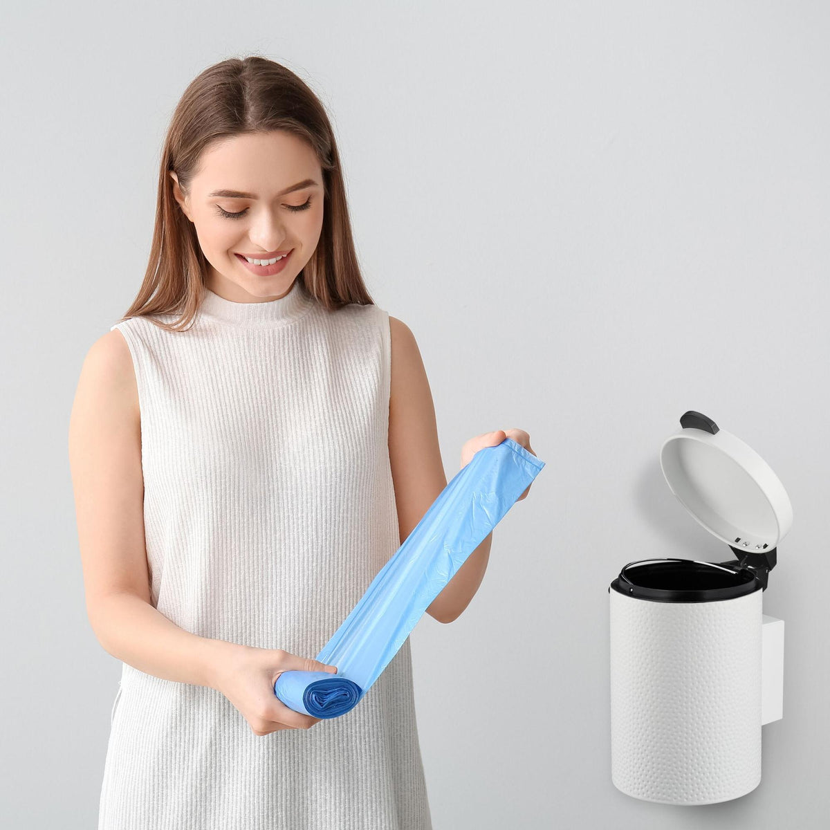 Wall-mounted cosmetics container 3 liters