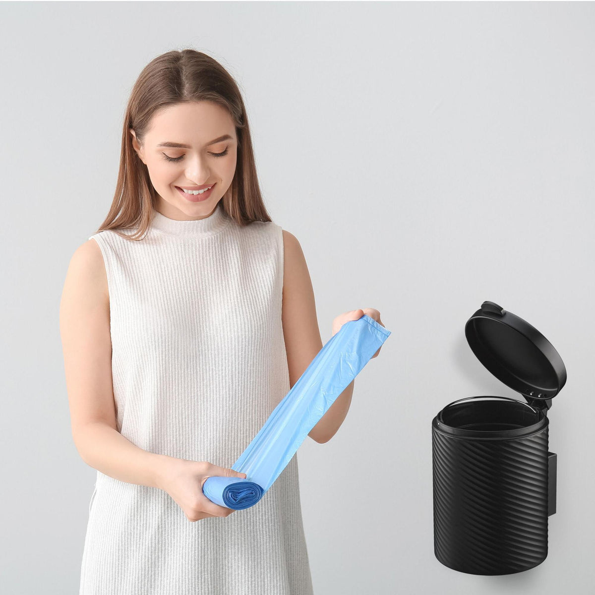 Wall-mounted cosmetics container 5 liters