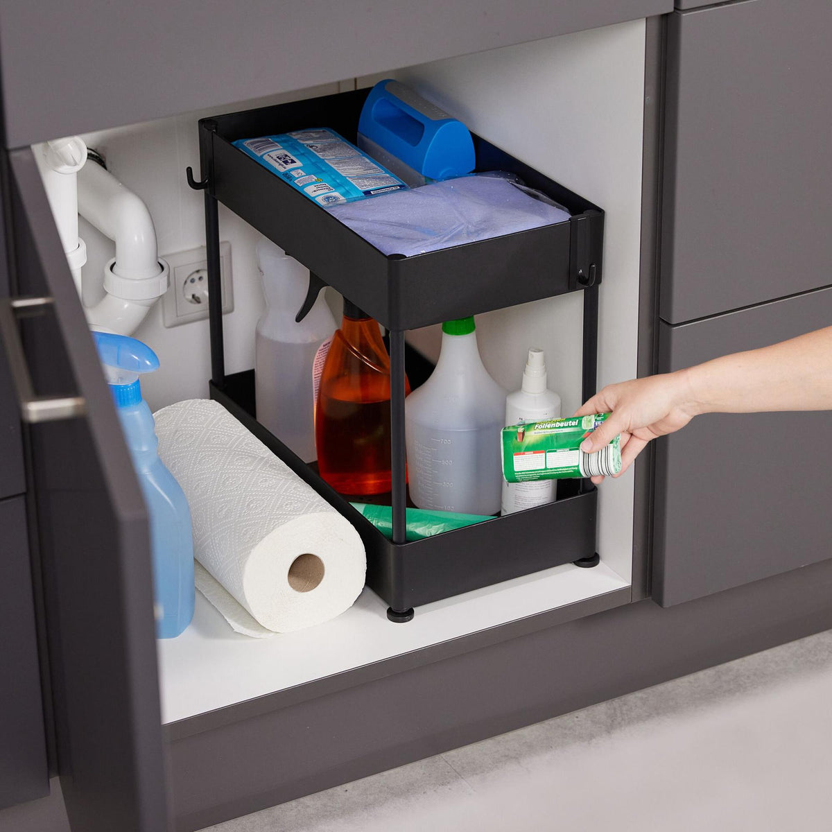 Washbasin shelf with 2 shelves