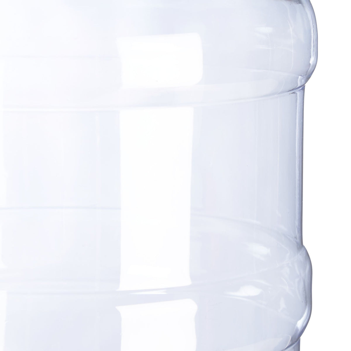 Water dispenser with tank