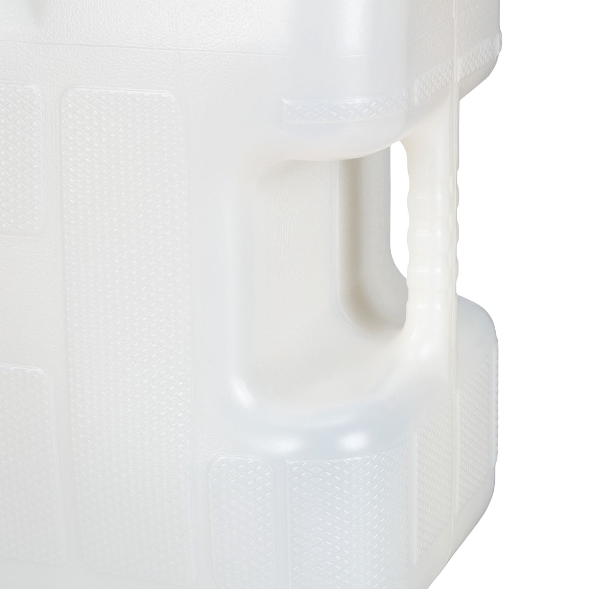 Water tank with faucet