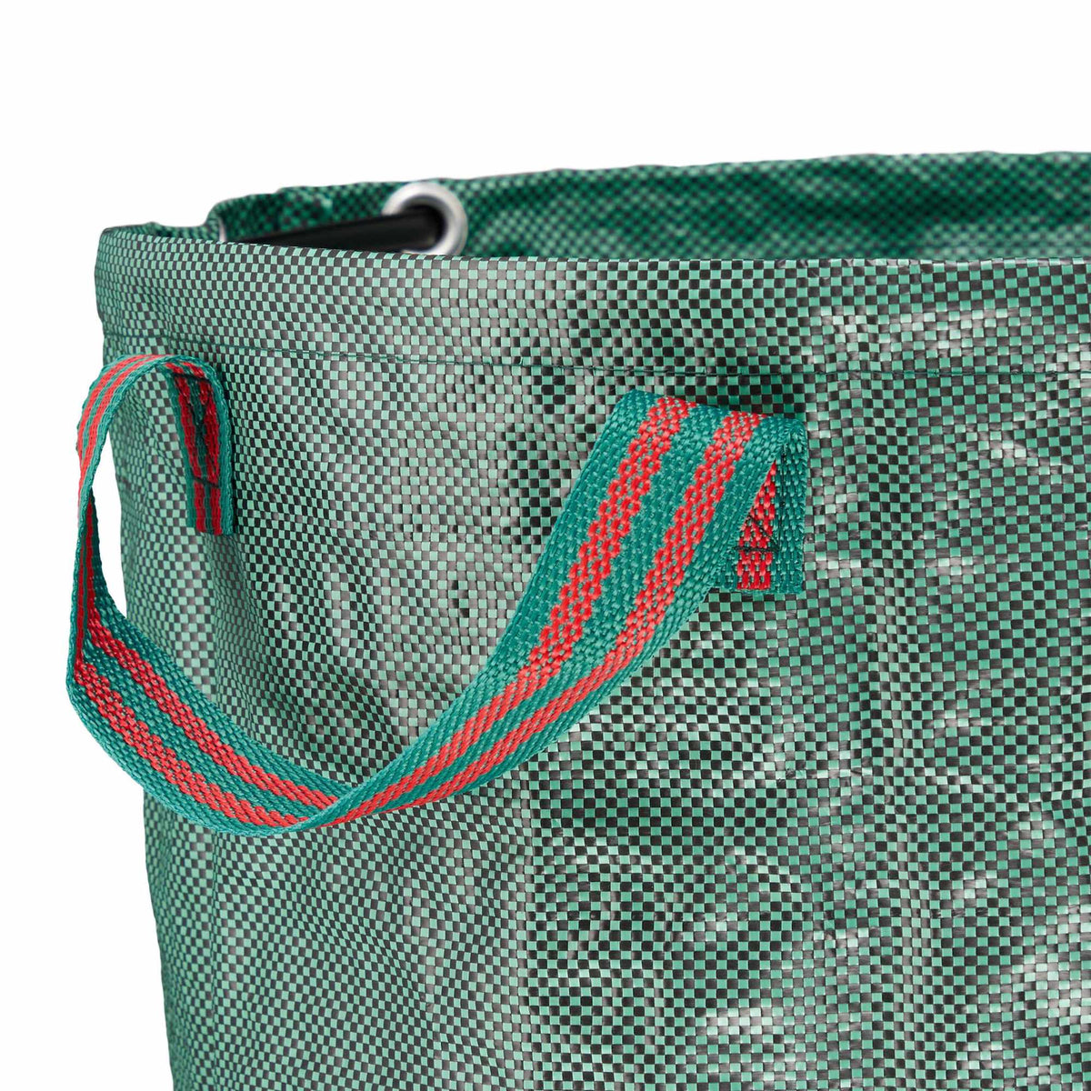 Weed remover with bag for garden waste