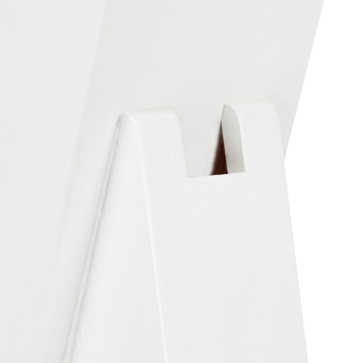 White knife block with straw
