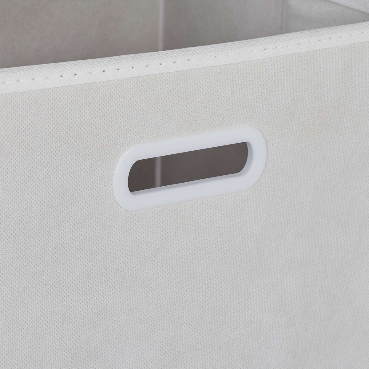 White multi-level shelf with 6 compartments