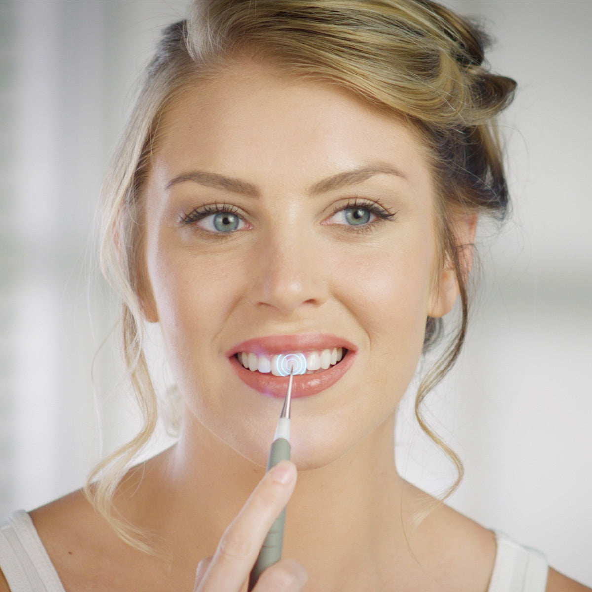 Wireless Dental Flosser with Sonic Vibrations