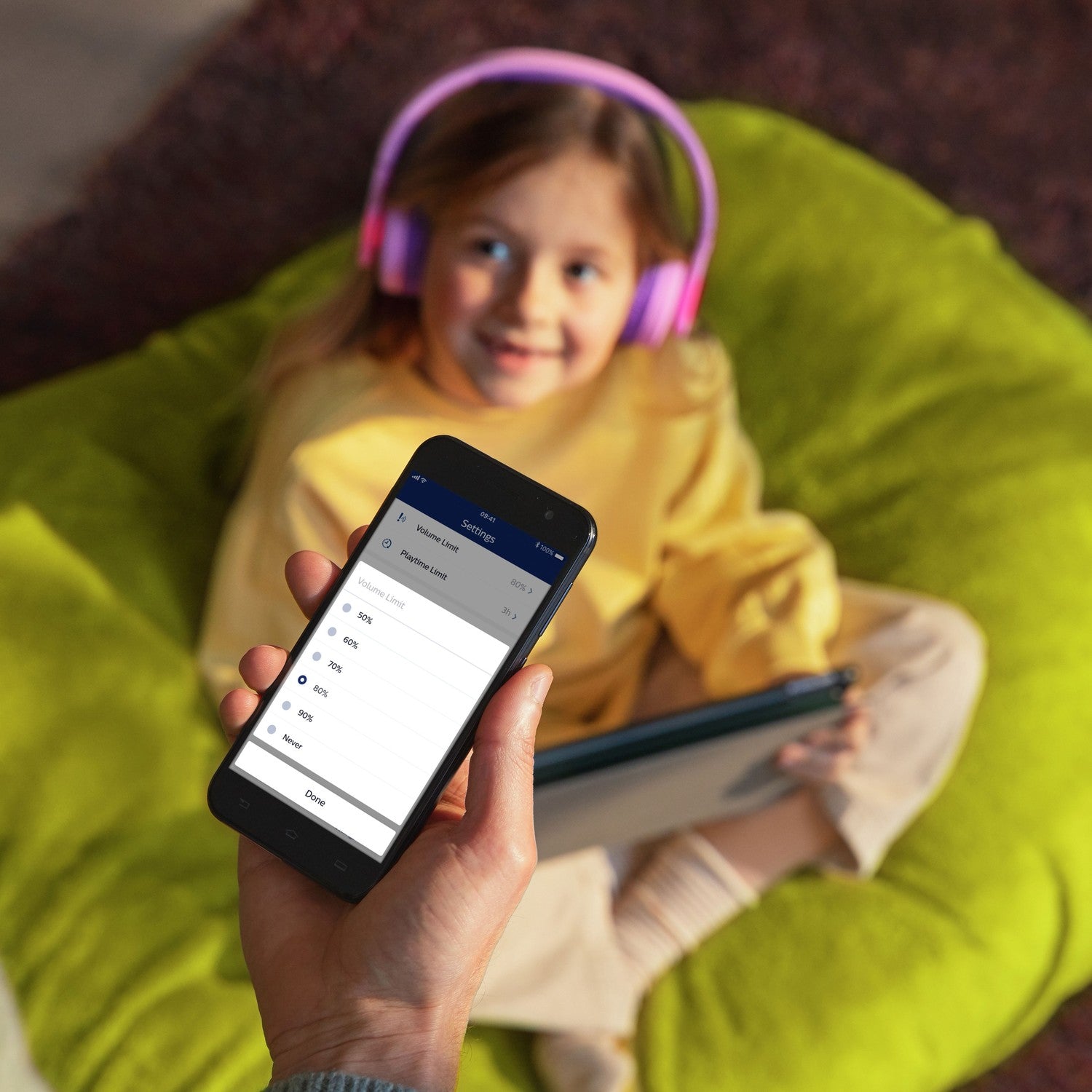 Wireless On-ear headphones for children Pink