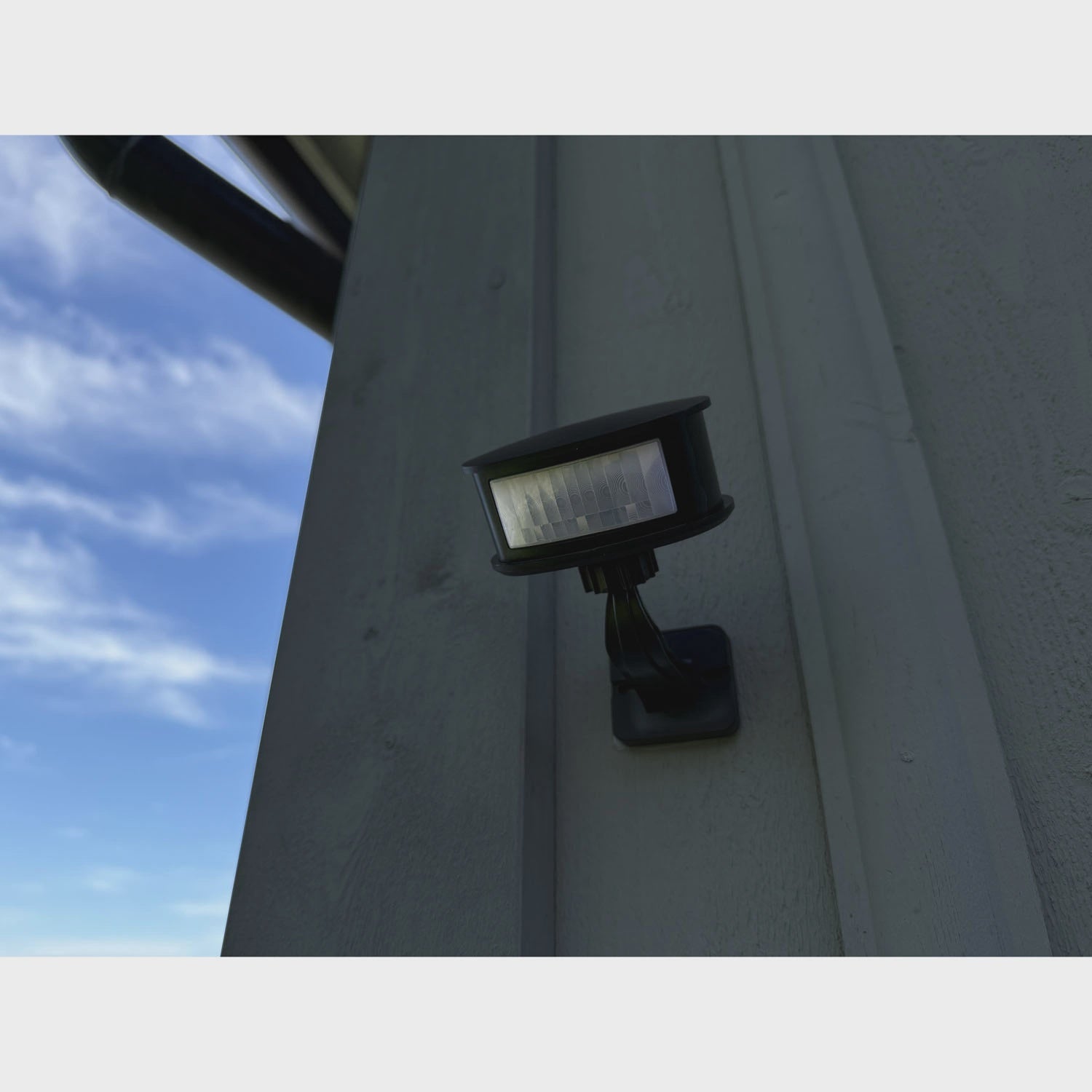 Wireless Outdoor Motion Sensor, Battery-Powered, IP44