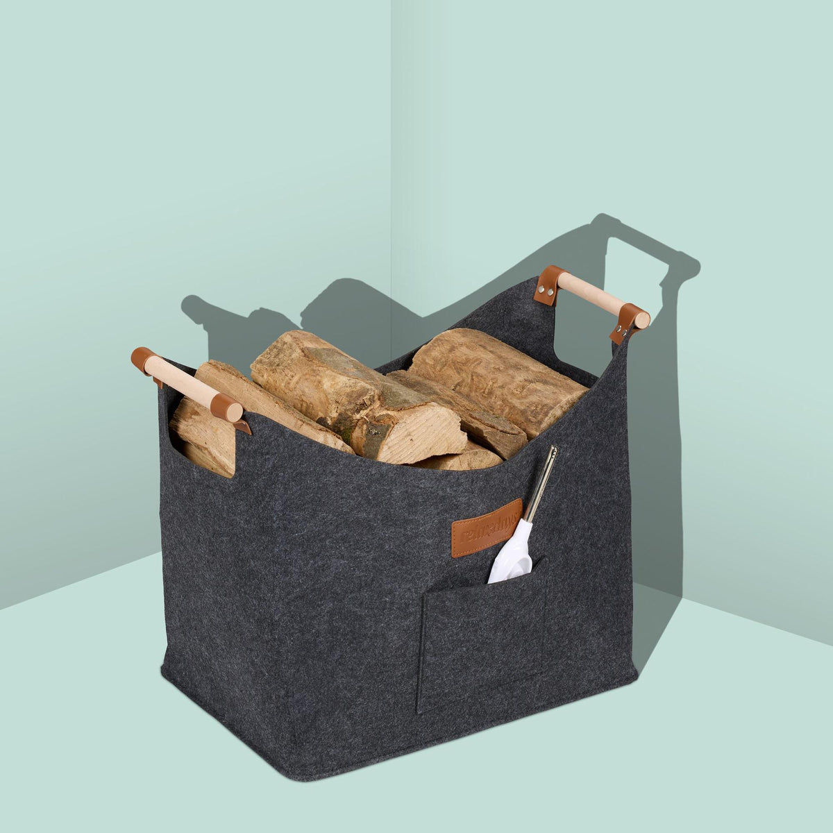 Wood basket in felt