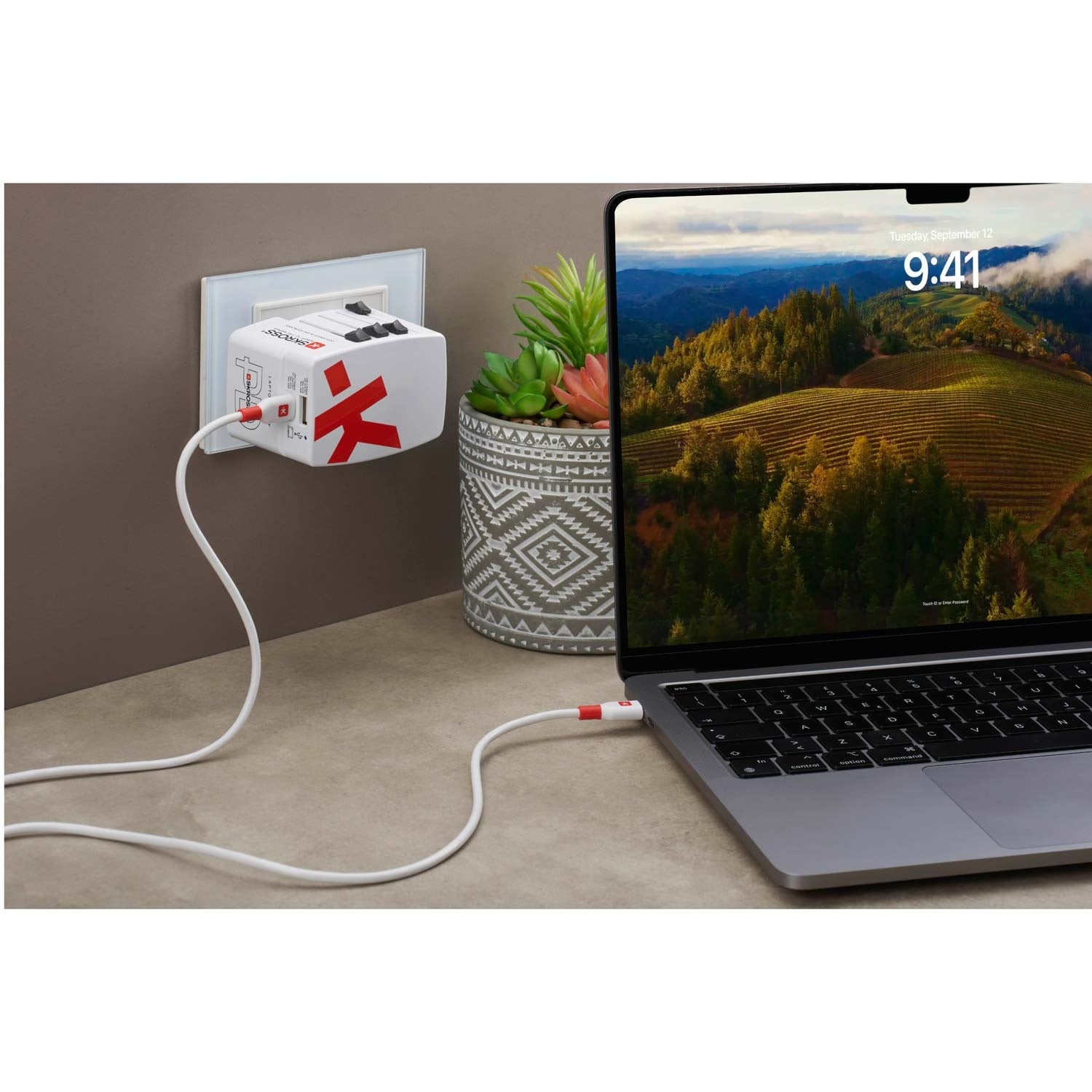 World travel adapter PRO Light USB AC45PD World PD 45W Grounded