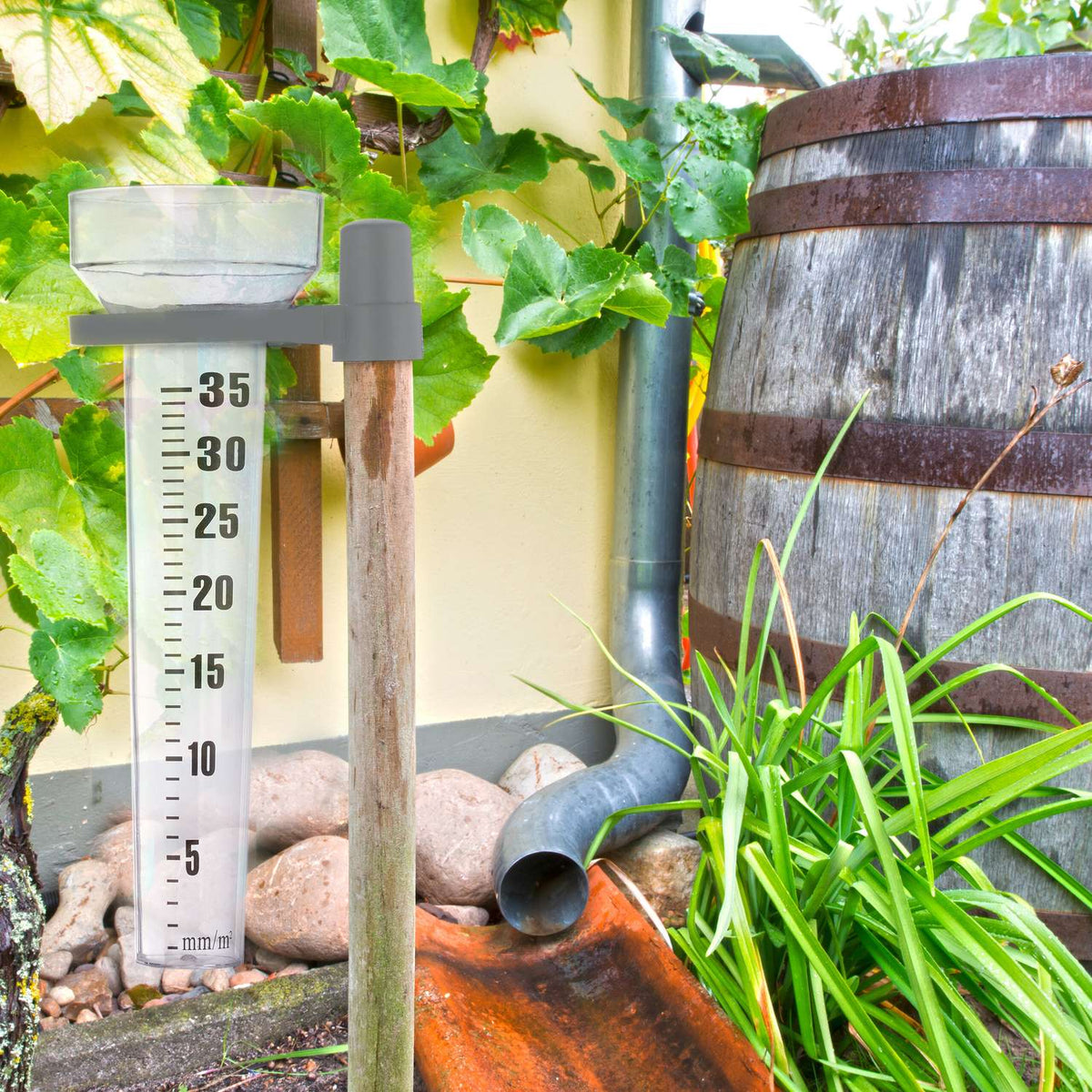 set of 2 rain gauges with holder