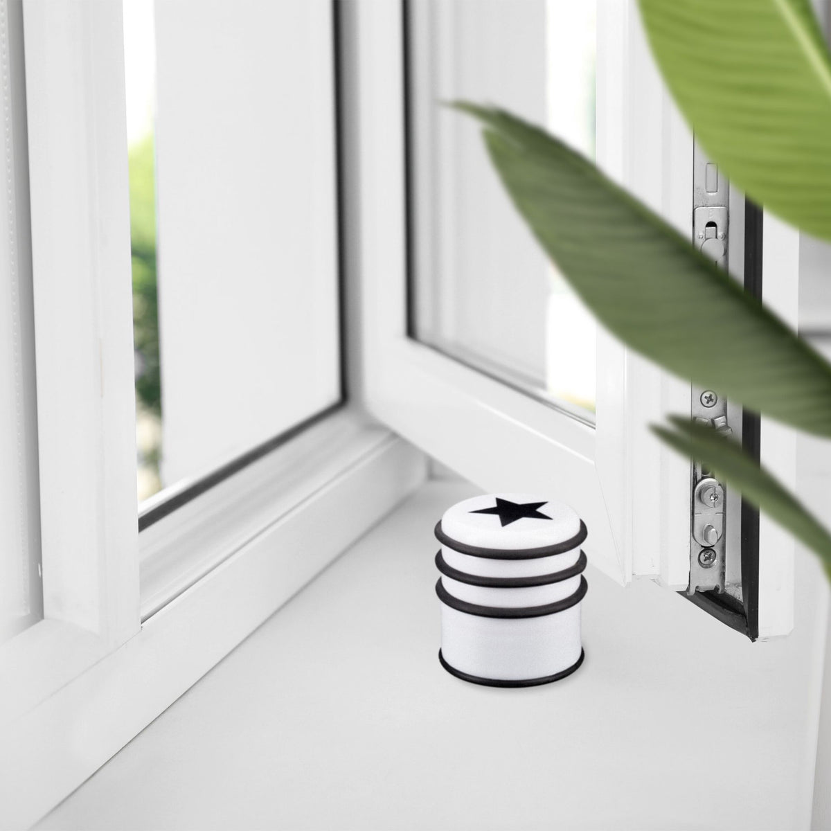 set of 3 door stops with star motif