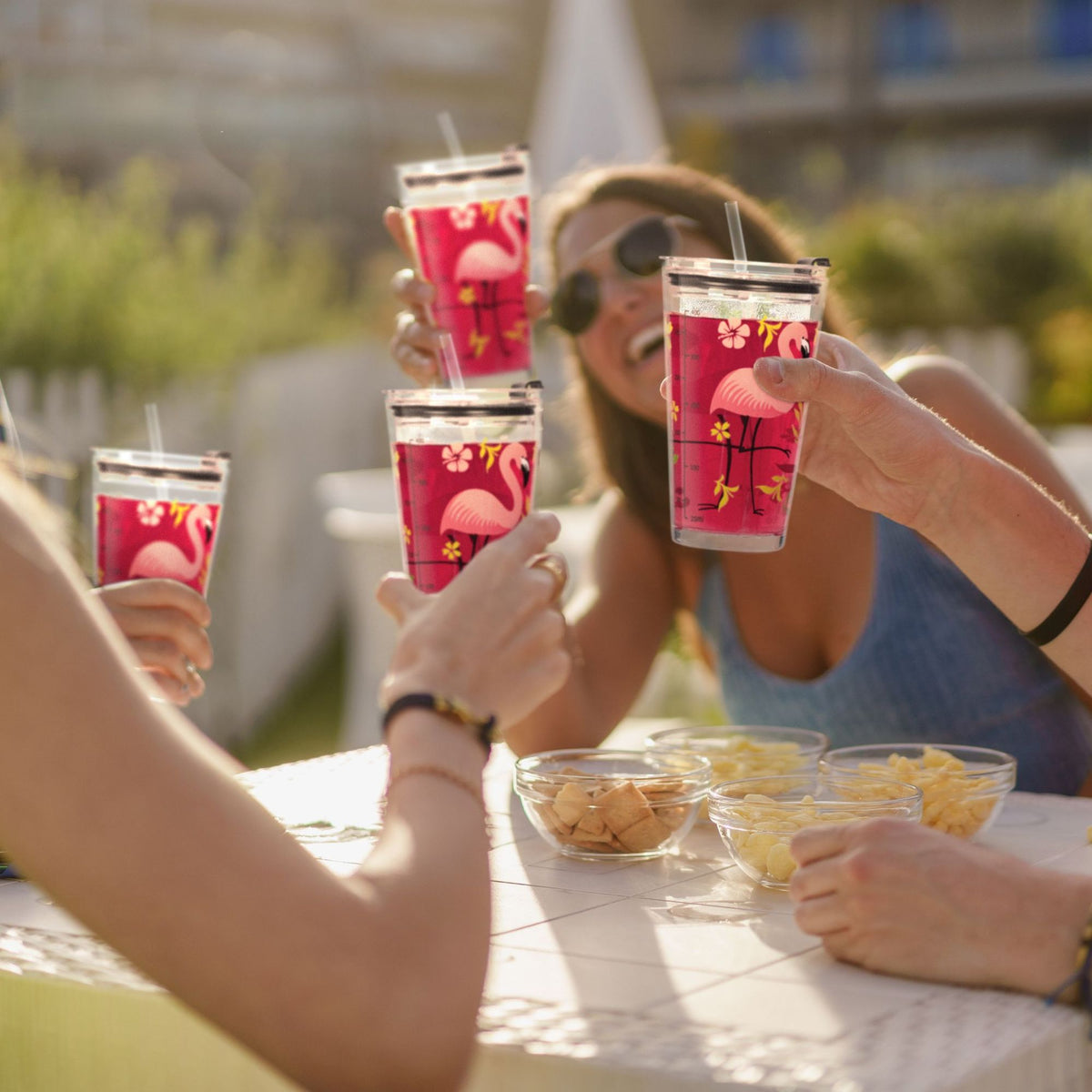 set of 4 drinking glasses with flamingo motif